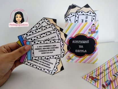 🎒 Adivinhas Da Escola