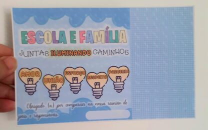 Reunião de pais e responsáveis iluminando caminhos - Image 16