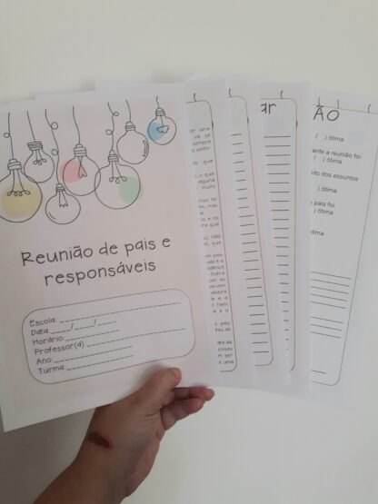 Reunião de pais e responsáveis iluminando caminhos - Image 12