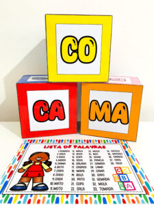 Kit Dado das Sílabas para trabalhar leitura e escrita de palavras com crianças da Educação Infantil e das séries iniciais do Ensino Fundamental