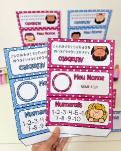 Crachá de Mesa Editável para Educação Infantil e Séries Iniciais do Ensino Fundamental 🎓✨