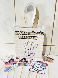 Sacolinha Teatral AS MÃOS NÃO SÃO PARA BATER ! ✨🎭