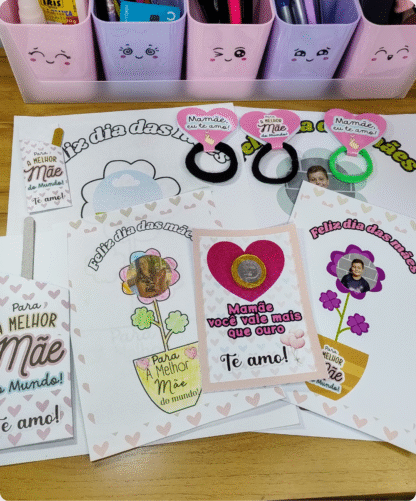 "Cartões para Colorir Dia das Mães" "Cartões flor para Colorir Dia das Mães" "Cartão Dia das Mães" "Cartão flor Dia das Mães" "Cartões Dia das Mães" "Cartão para o Dia das Mães" "Cartões para o Dia das Mães" "Modelo de cartão Dia das Mães" "Ideias de cartão Dia das Mães" "Cartão Dia das Mães para imprimir" "Cartão Dia das Mães feito à mão" "Cartão Dia das Mães personalizado" "Lembrancinhas Dia das Mães escola" "Lembrancinhas Dia das Mães educação infantil" "Lembrancinhas Dia das Mães fáceis de fazer" "Lembrancinhas Dia das Mães criativas" "Lembrancinhas Dia das Mães alunos" "Ideias lembrancinhas Dia das Mães escola" "Lembrancinhas Dia das Mães para imprimir" "Cartões Dia das Mães para imprimir" "Moldes lembrancinhas Dia das Mães para imprimir" "Tags Dia das Mães para imprimir" "Lembrancinhas Dia das Mães educação infantil para imprimir" "Lembrancinhas Dia das Mães fáceis para imprimir" "dia de quem cuida de mim"