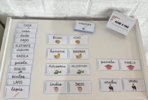 Ache o par (letra de forma e letra cursiva)